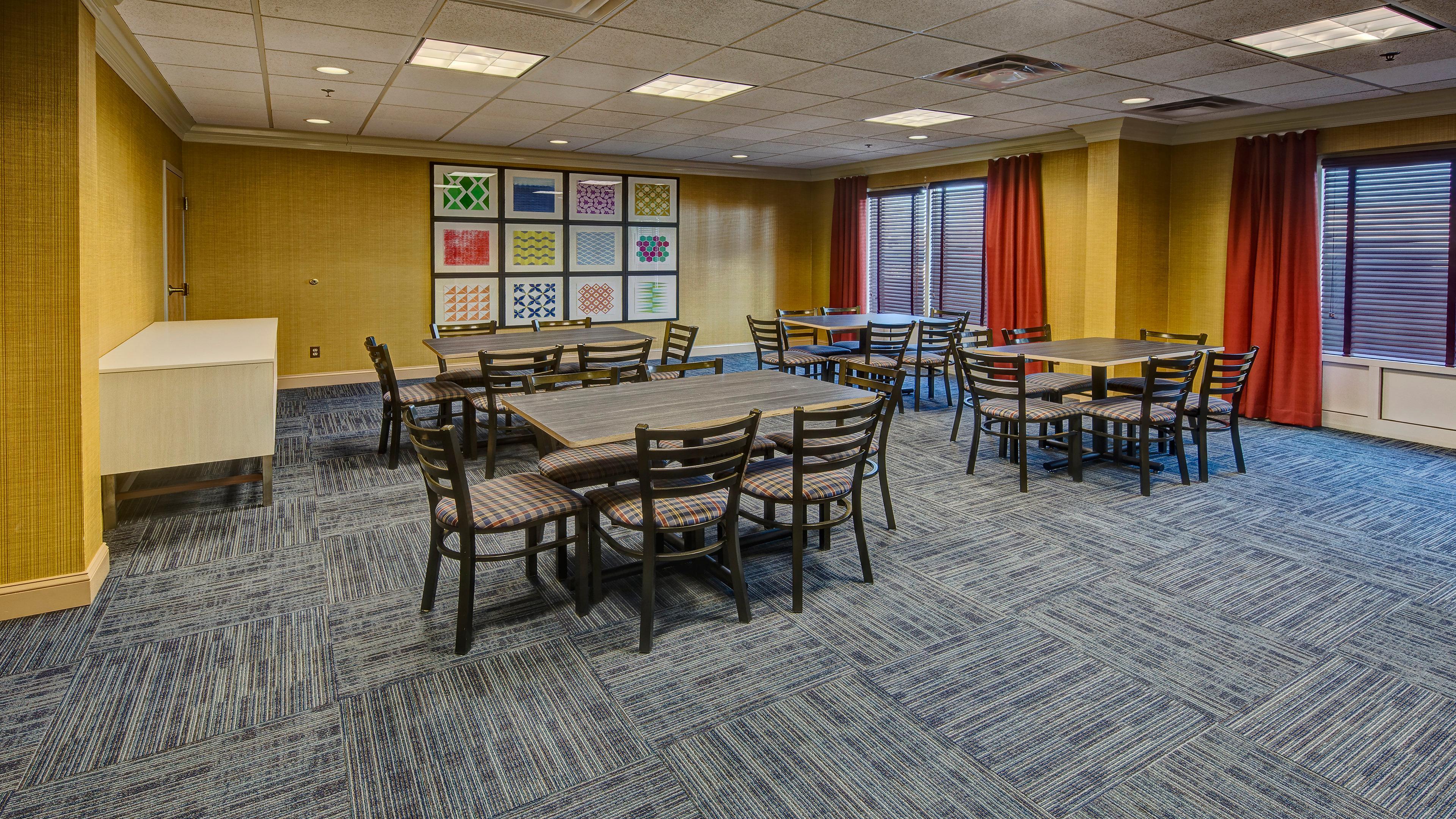 Holiday Inn Express Hotel & Suites London By Ihg Bagian luar foto