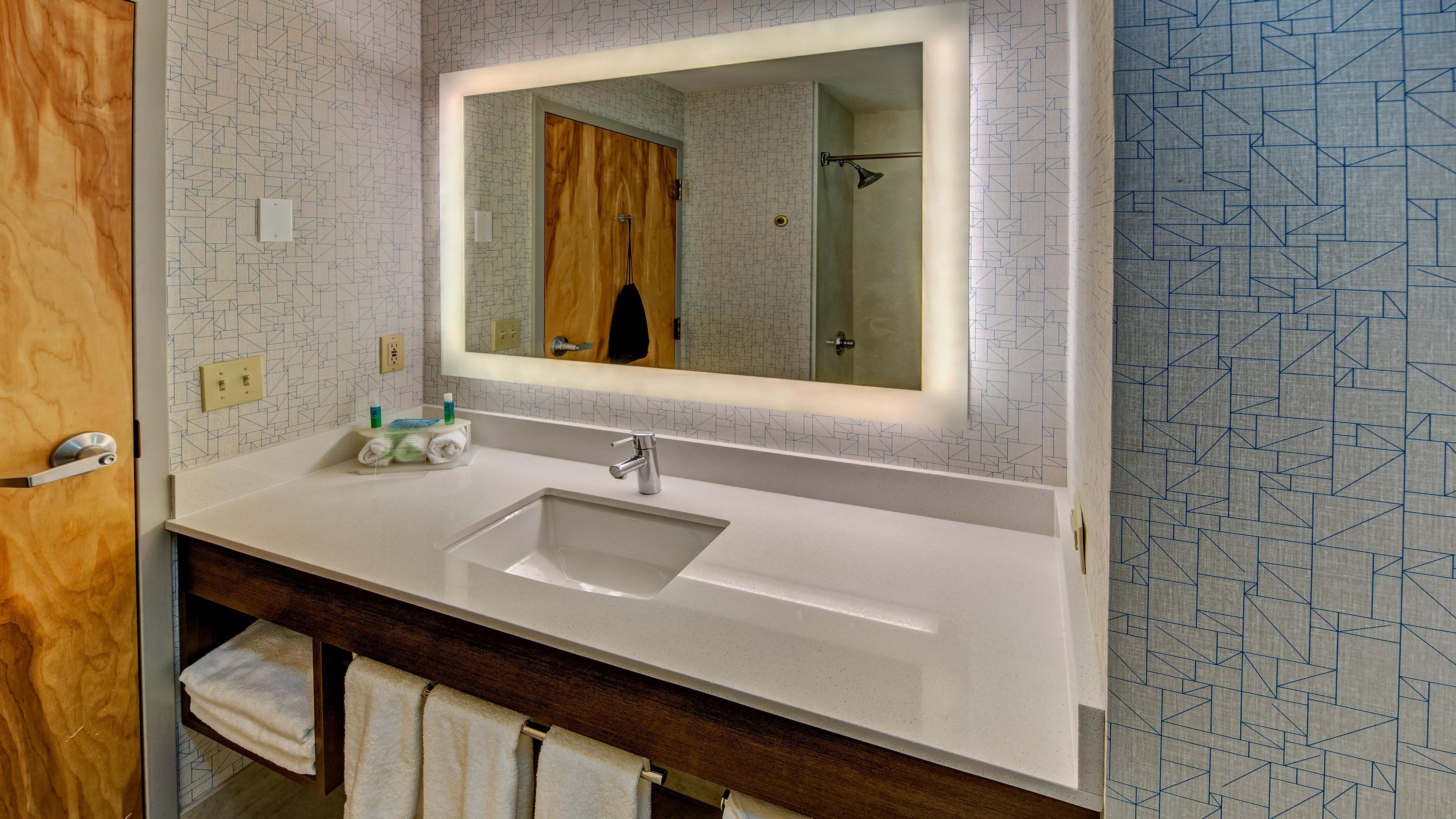 Holiday Inn Express Hotel & Suites London By Ihg Bagian luar foto
