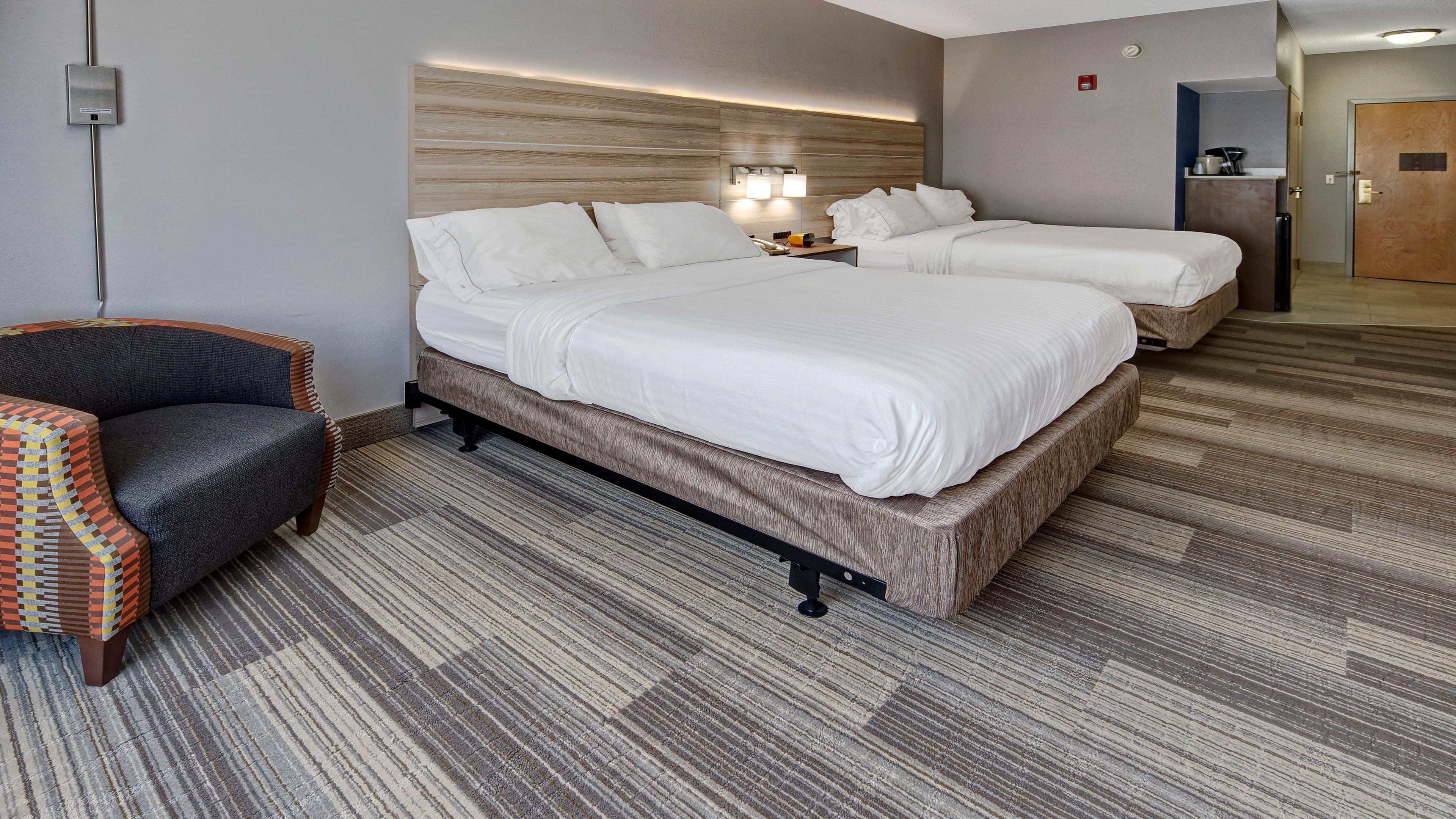 Holiday Inn Express Hotel & Suites London By Ihg Bagian luar foto