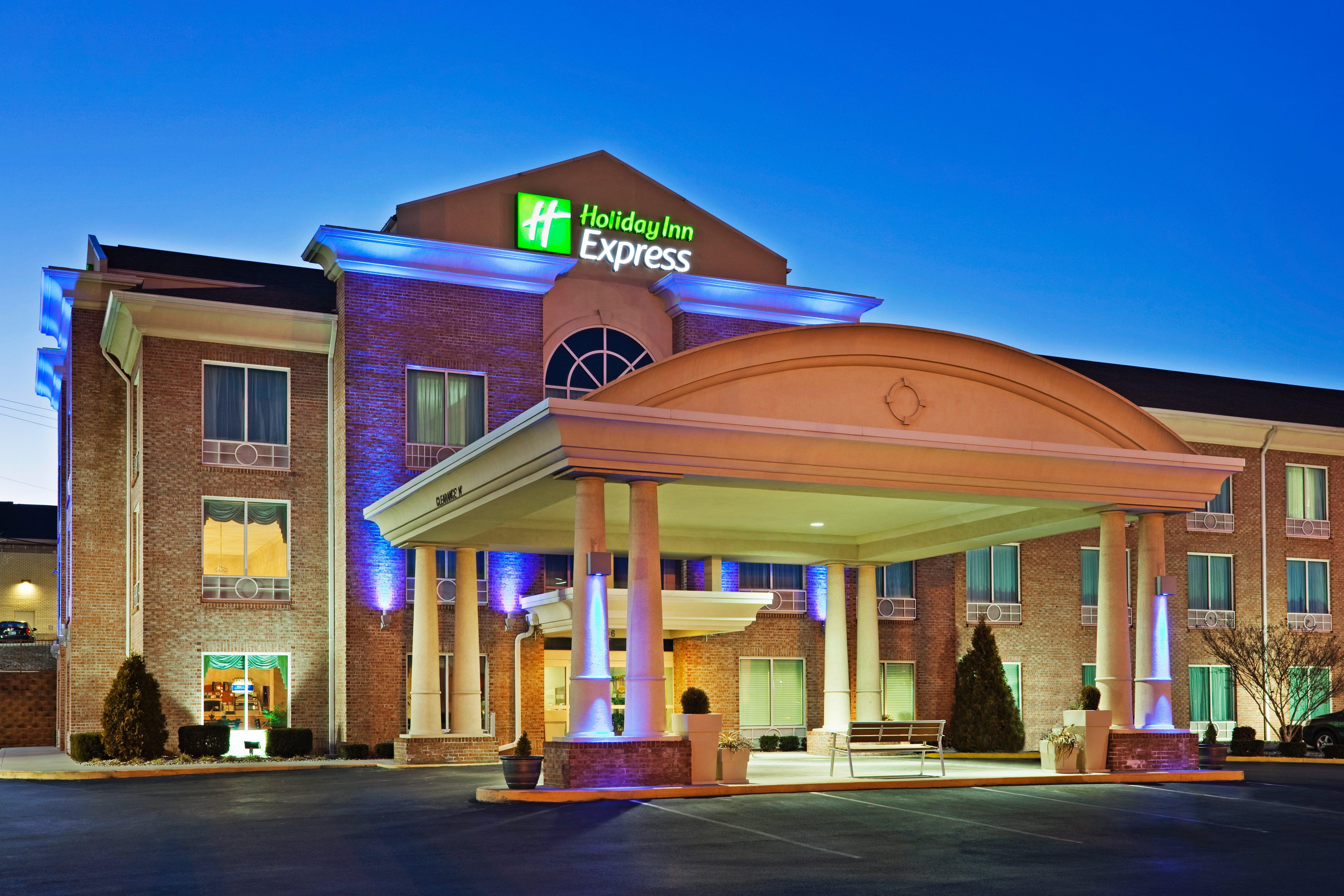 Holiday Inn Express Hotel & Suites London By Ihg Bagian luar foto