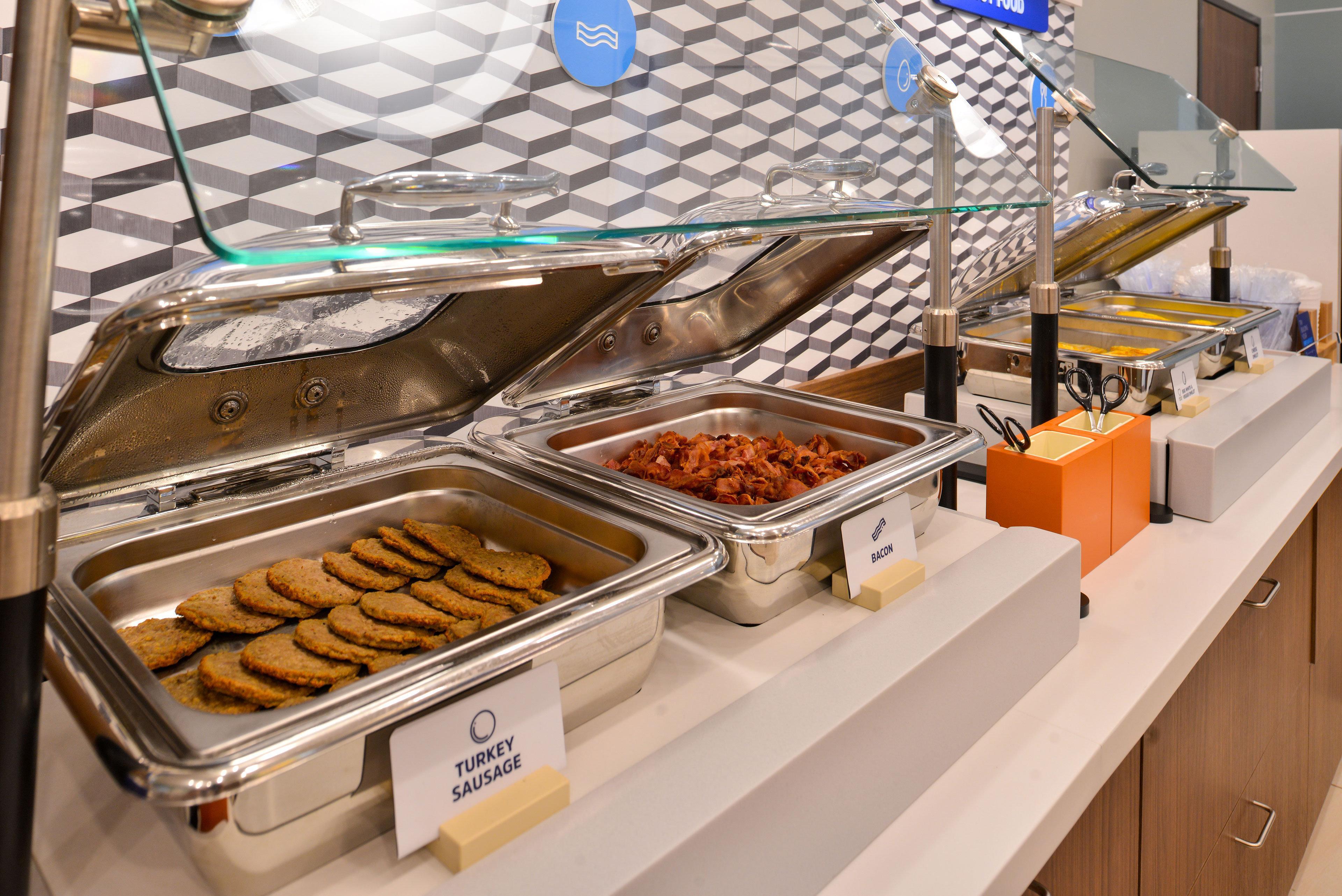 Holiday Inn Express Hotel & Suites London By Ihg Bagian luar foto