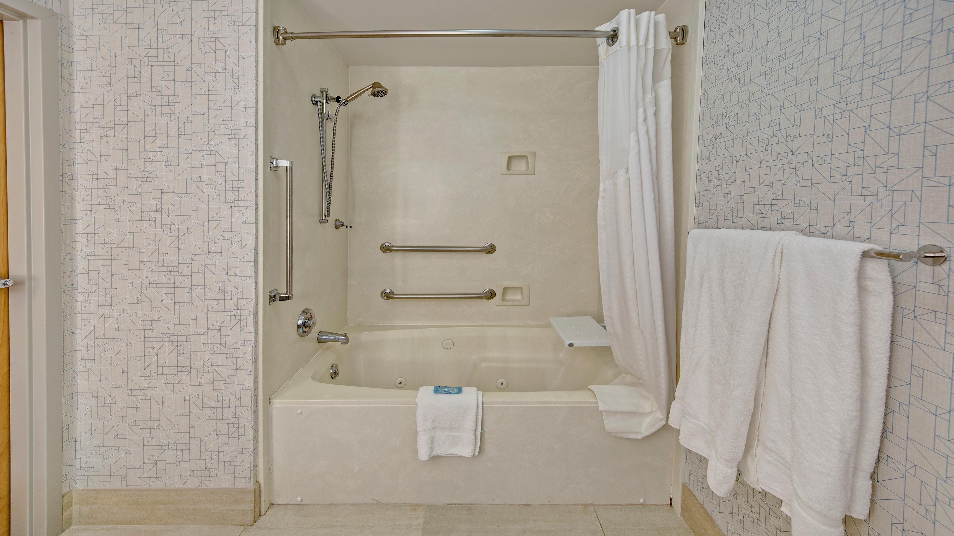 Holiday Inn Express Hotel & Suites London By Ihg Bagian luar foto