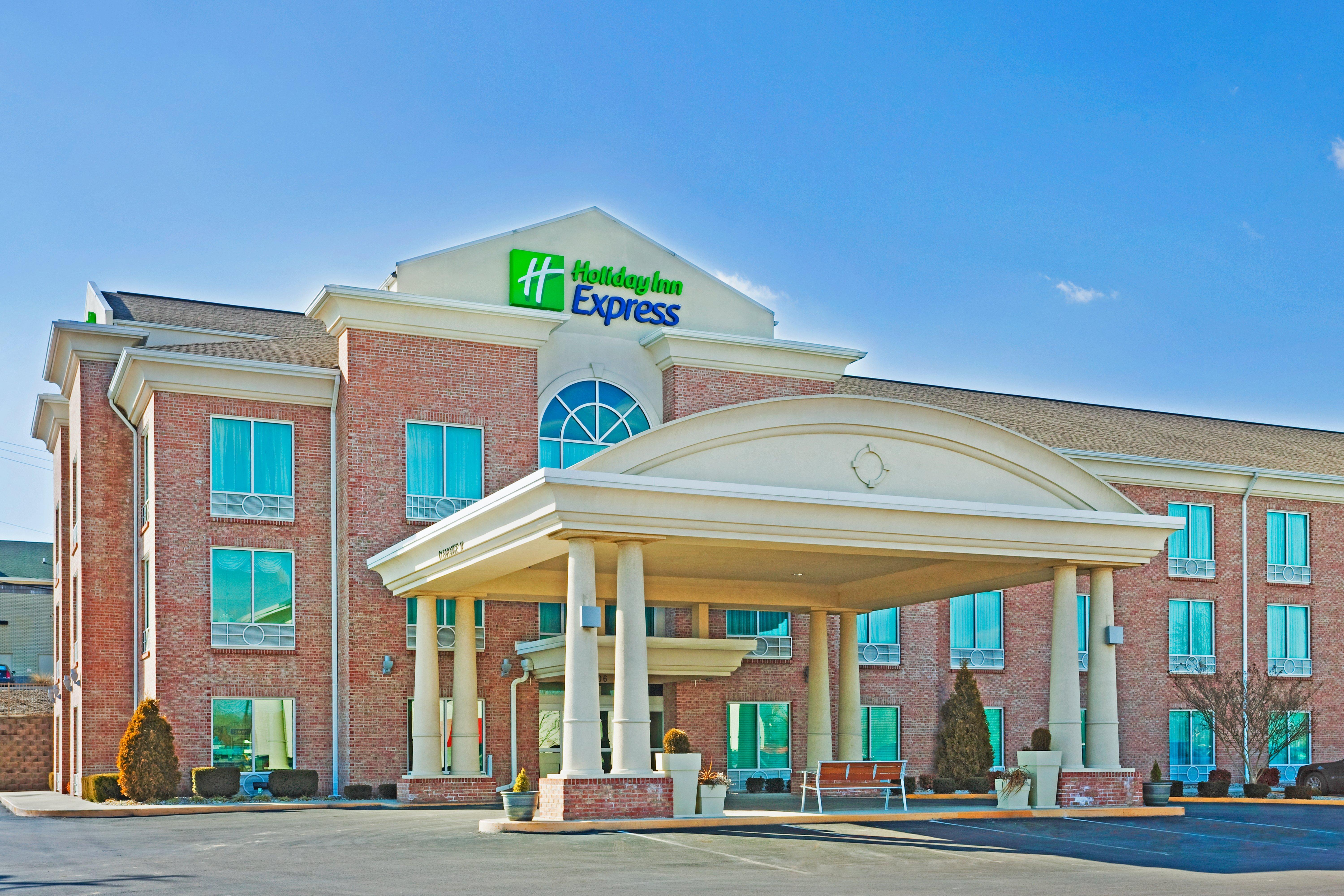 Holiday Inn Express Hotel & Suites London By Ihg Bagian luar foto