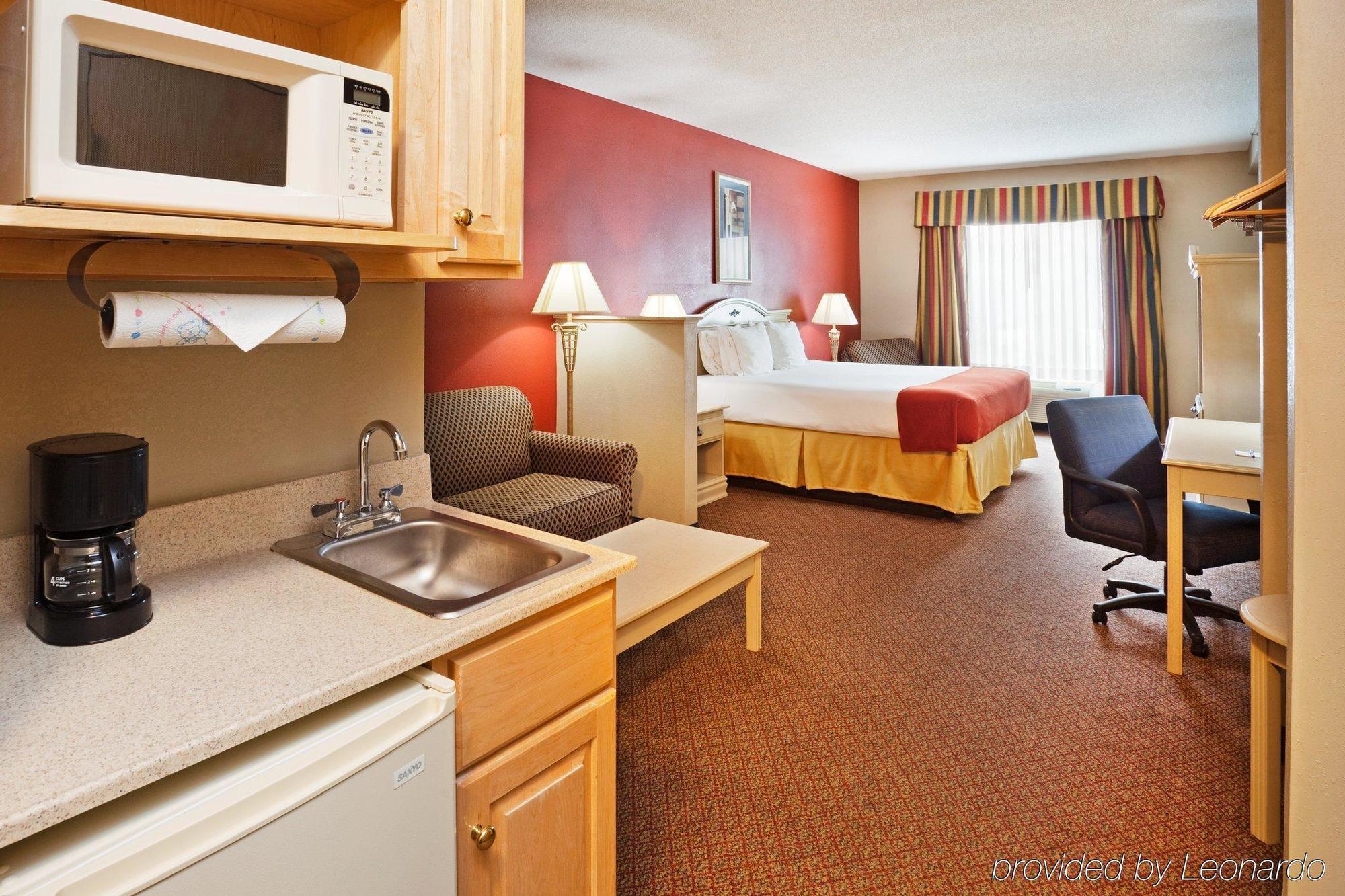 Holiday Inn Express Hotel & Suites London By Ihg Ruang foto