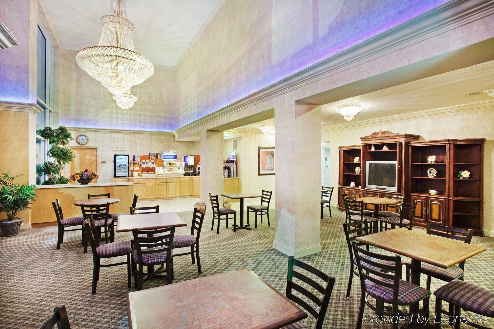 Holiday Inn Express Hotel & Suites London By Ihg Restoran foto