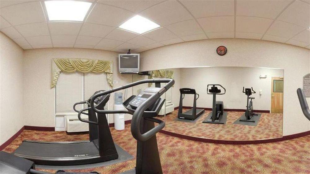 Holiday Inn Express Hotel & Suites London By Ihg Bagian luar foto